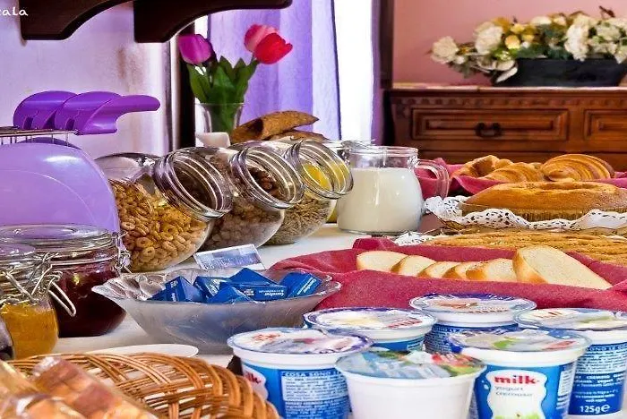 Monte Dei Pegni Bed and Breakfast 3*