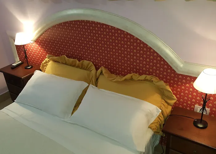 Monte Dei Pegni Bed and Breakfast 3*